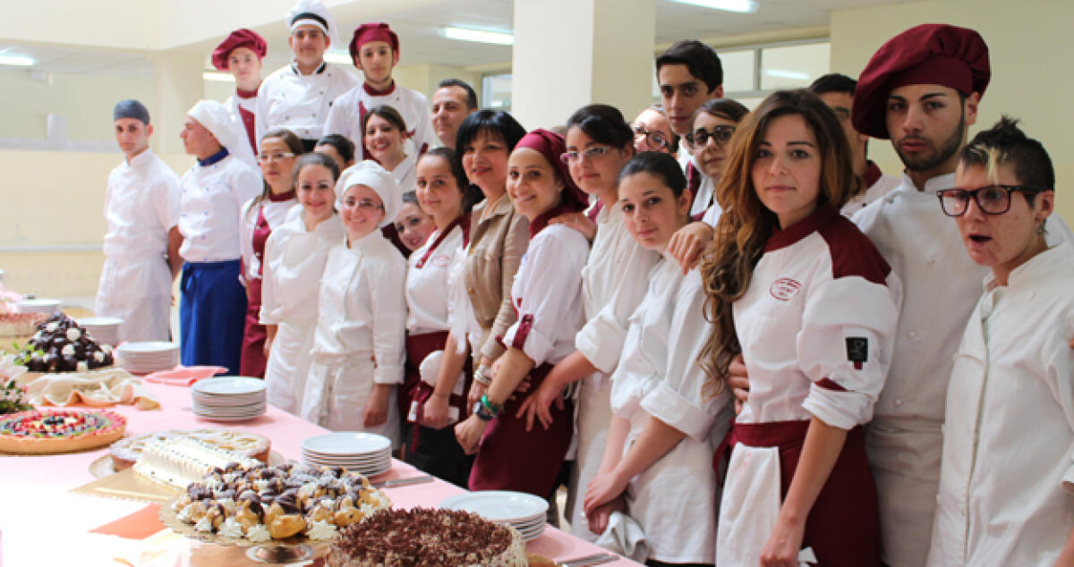 Un pranzo per l'esame di fine anno per gli alunni dell'alberghiero - 