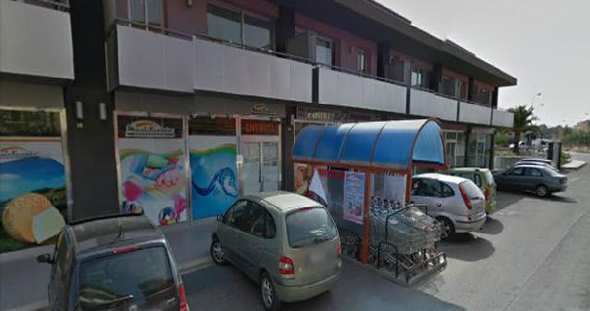 "Devono ritornare a lavorare": Dipendenti supermarket vincono causa - 