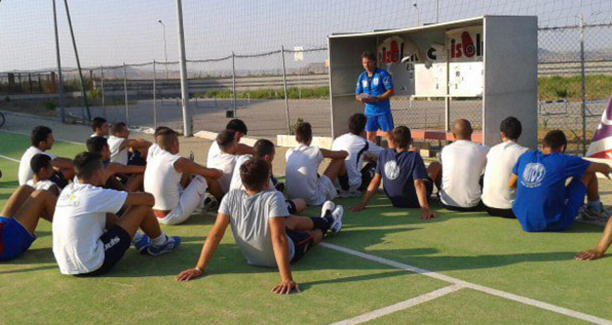 Il Gela perde 4-2 la prima amichevole ma a Vittoria 80 ultrà cantano e ballano - 