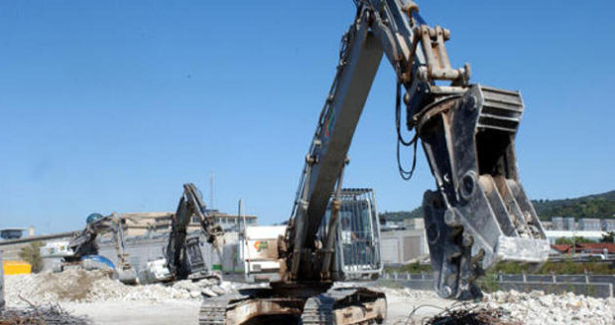 Il cantiere era irregolare ma il processo per ora non si fa: Giudice rinvia atti - 