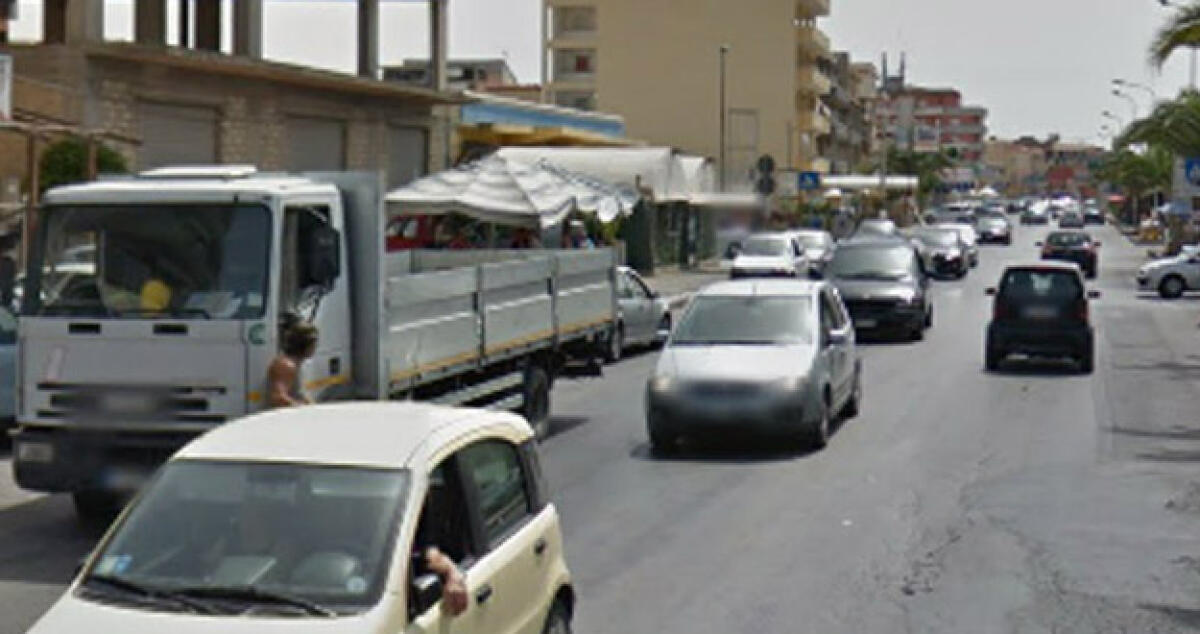 L'ultima idea: vigili urbani in strada la notte contro i parcheggi selvaggi - 