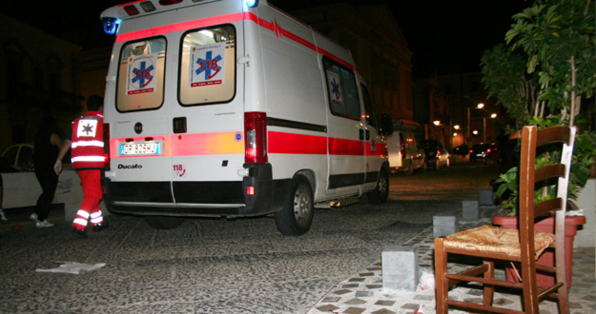 Incidente in via Tamigi, scooterista ricoverato in prognosi riservata - 