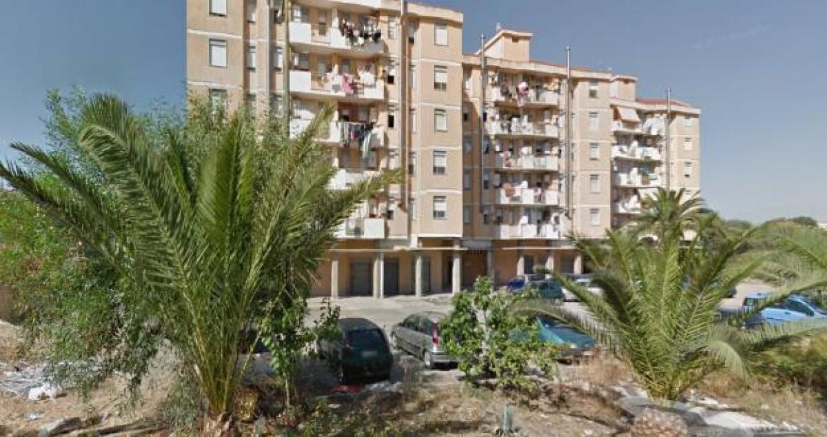 Fuoco a Scavone, un auto ed un furgone incendiate nella notte - 