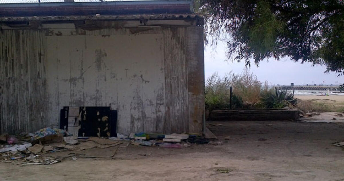 Ex lido Eden abusivo? Scatta processo: Un rudere e poche prospettive - 