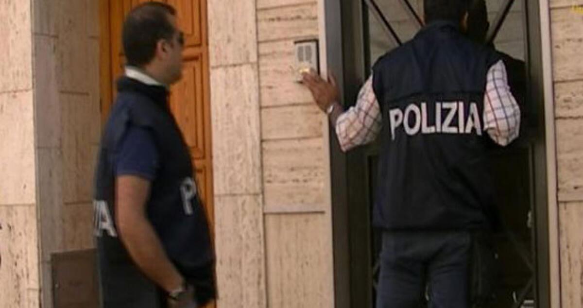 "Sono stato picchiato", il gup assolve tre poliziotti dall'accusa di lesioni - 