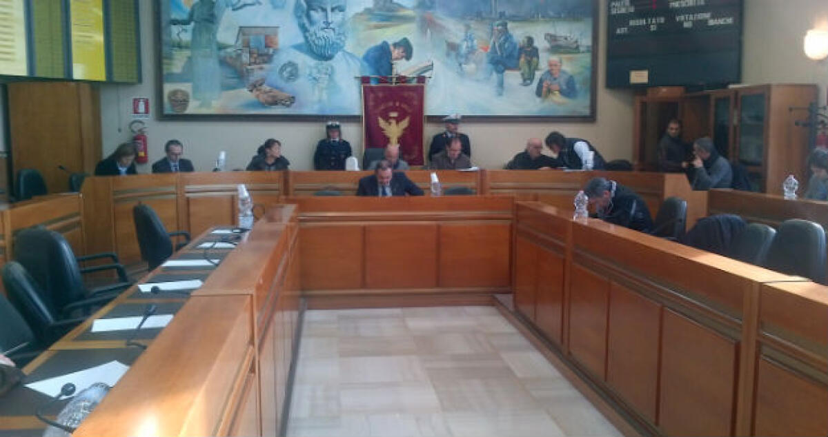 Pagamenti ai vigili urbani: Pochi i consiglieri in aula, cade numero legale - 