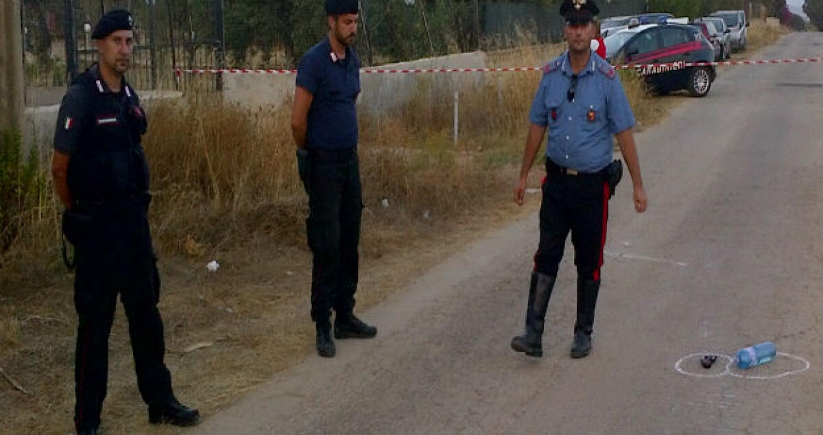 Tentano di speronare i carabinieri perchè senza patente, denunciati due motociclisti - 