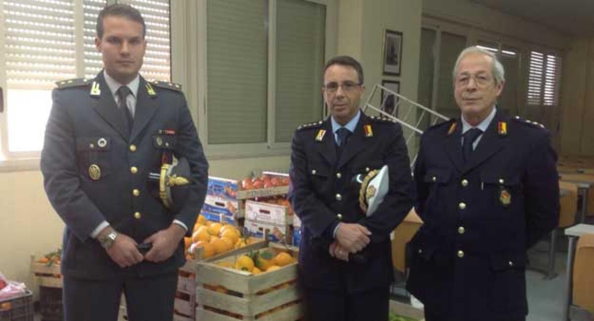 Non pagano la tassa e pretendono di montare, denunciati tre ambulanti - 