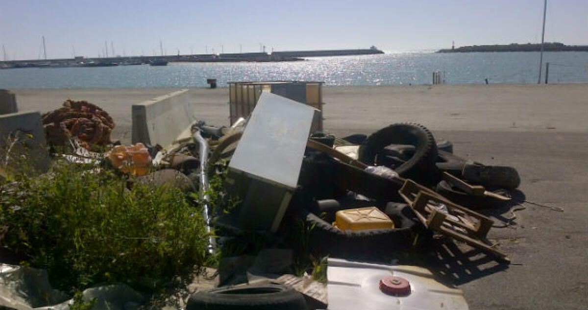 Discariche abusive al porto rifugio: "Chi vede qualcosa, denunci subito" - 