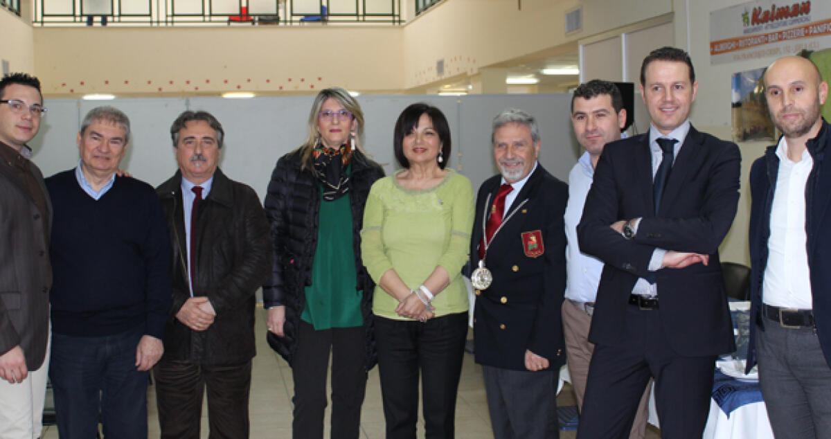 "In cucina con la mia mamma" all'Alberghiero sfida di torte in famiglia - 