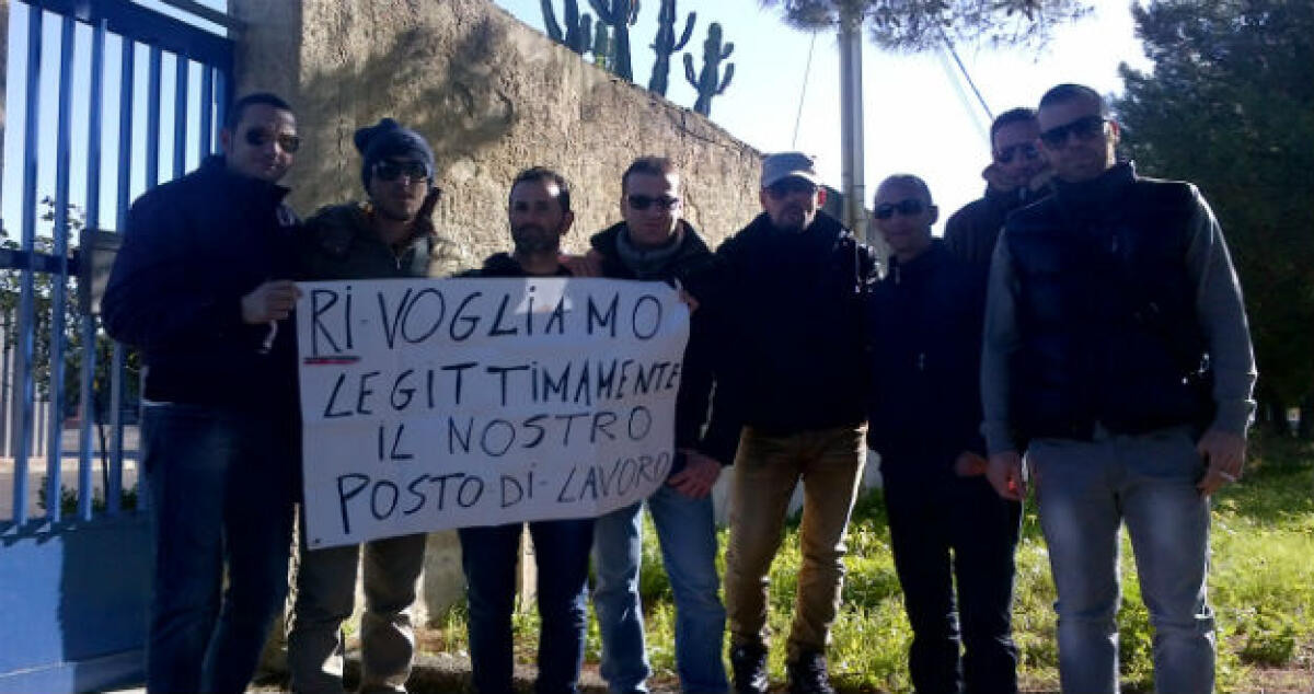 Protesta alla Gela Gas: "Ci hanno licenziati senza nessuna spiegazione" - 