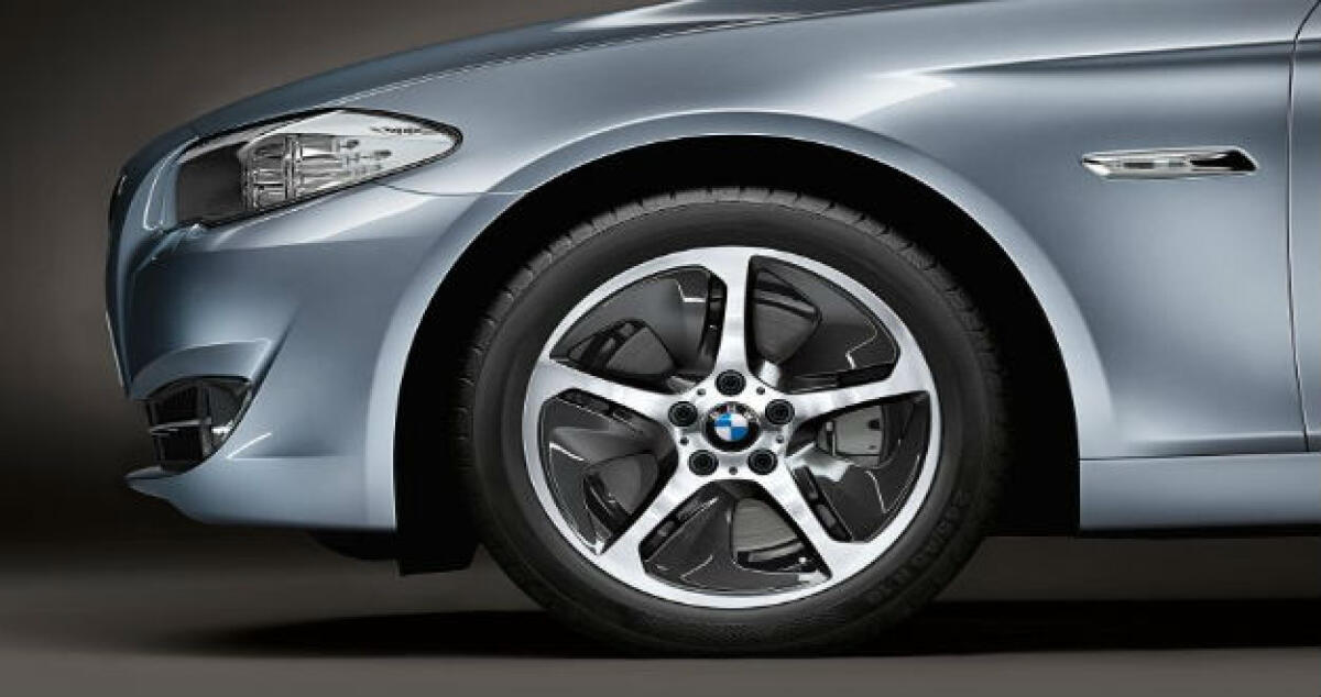 "Il proprietario di quella Bmw mi ha truffato": Un rivenditore si sfoga in aula - 