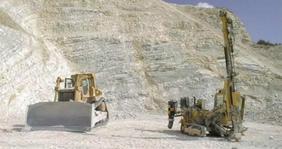 "Non ci sono infiltrazioni criminali": L'impresa può gestire la cava - 