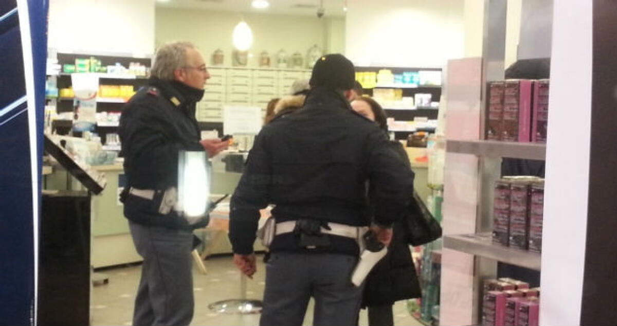 Colpo alla farmacia Salafia, uno dei giovani rapinatori lascia il carcere - 