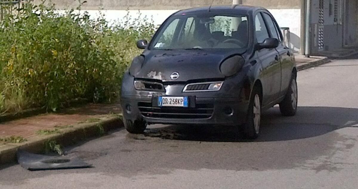 Due auto in fiamme nella notte, nel mirino un disoccupato e un impiegato -