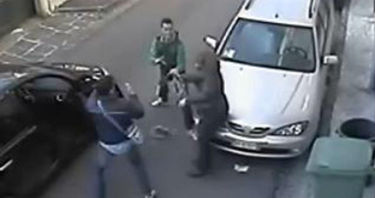 Picchiata a calci e pugni in strada: Paura per una donna in viale Mediterraneo - 