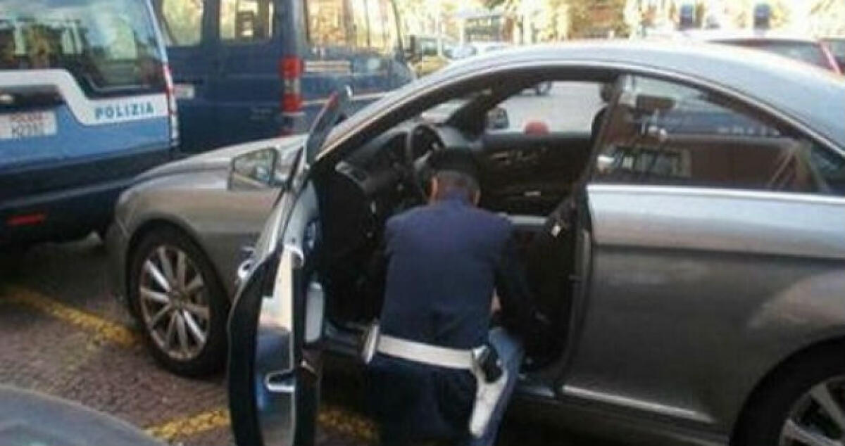 Prendi l'auto e scappa: Una banda della truffa finisce davanti al giudice -