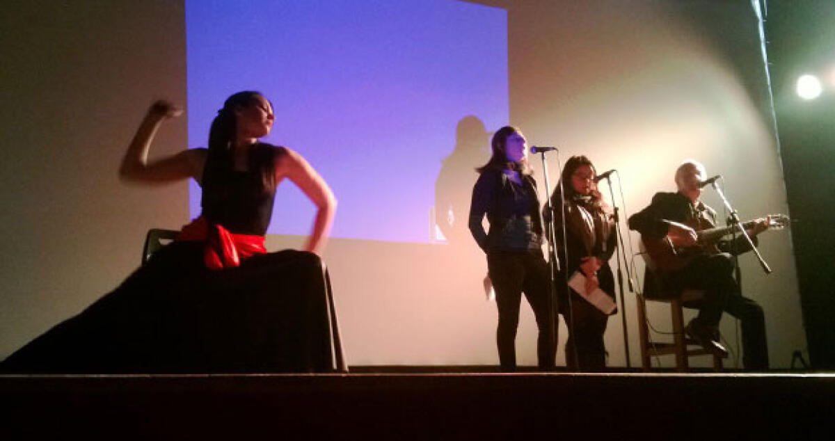 Gli studenti celebrano la donna al teatro Antidoto di Macchitella -