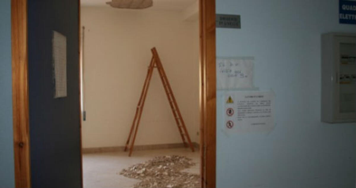 Crolla il soffitto del reparto d'otorino al Vittorio Emanuele: stop ai ricoveri - 