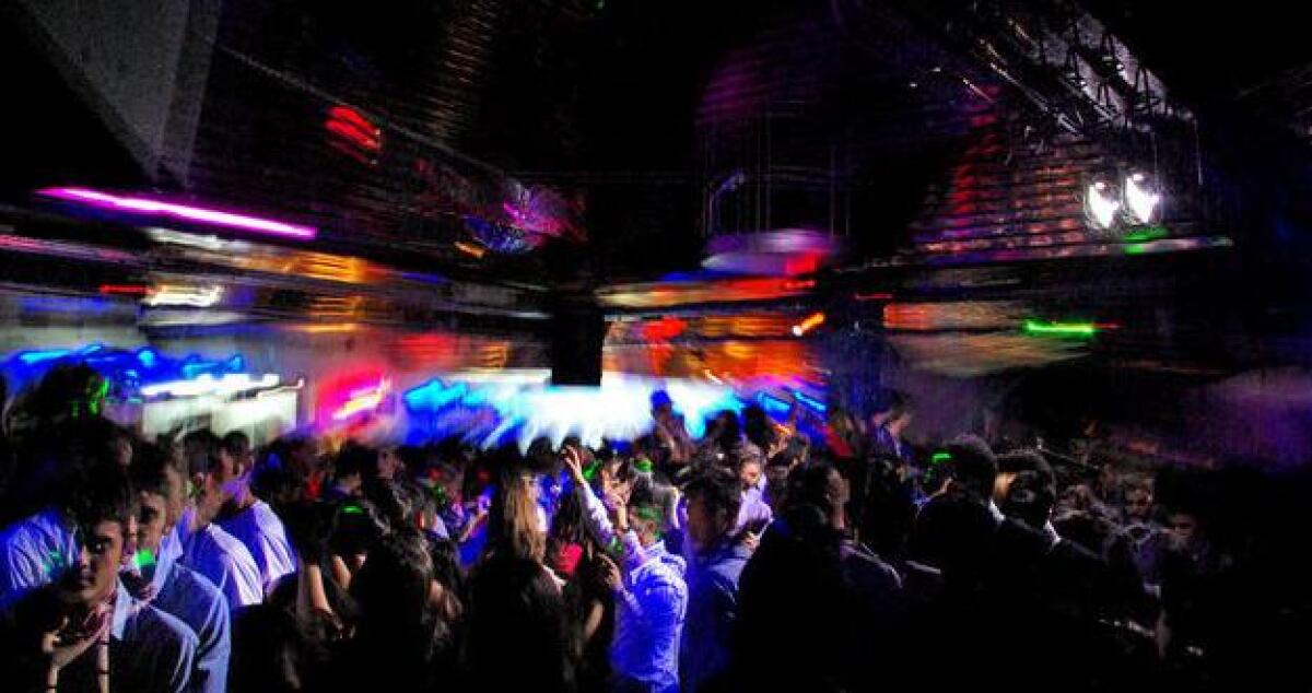 Ubriaco sviene dopo la discoteca, i medici scongiurano il coma etilico -