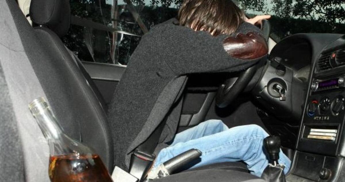 Ubriaco con un martello durante la processione, denunciato 43enne - 