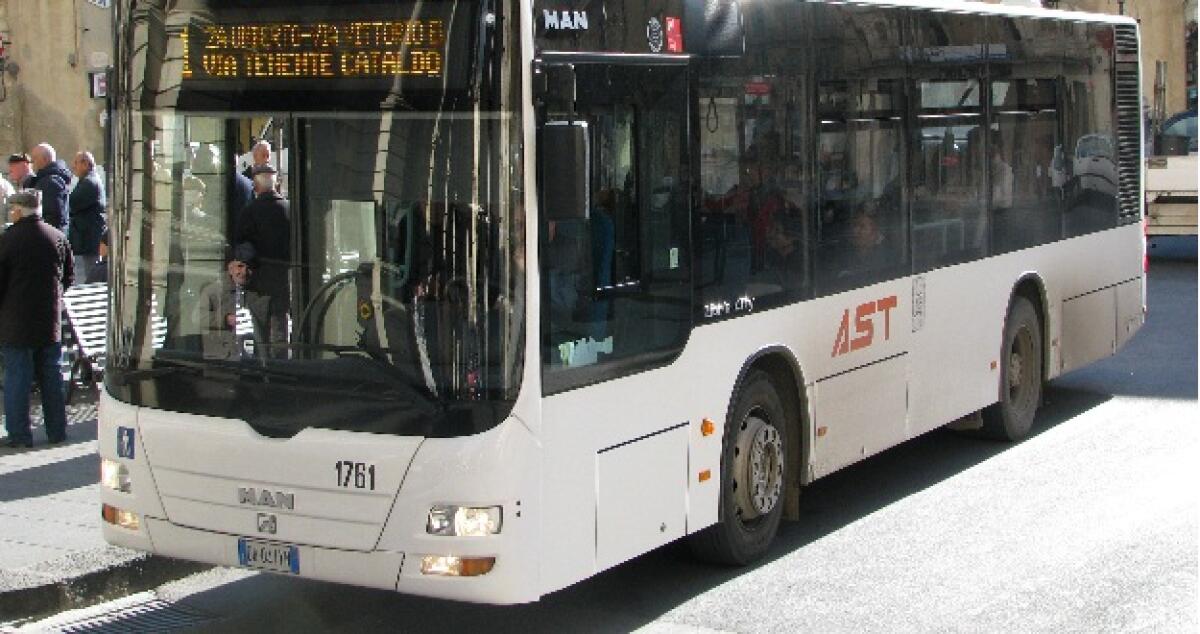 Capolinea Ast, dal 28 aprile sospese le tessere gratuite per gli anziani -