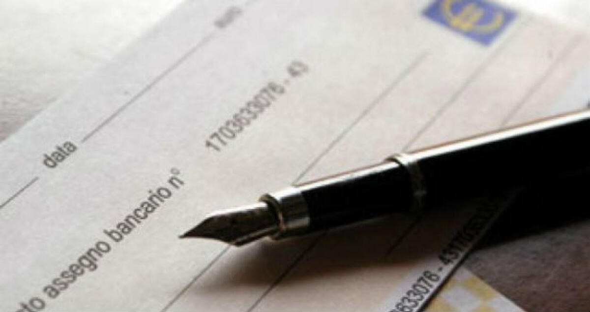 Assegni scoperti agli ignari fornitori, un buco da 100 mila euro per un'azienda -