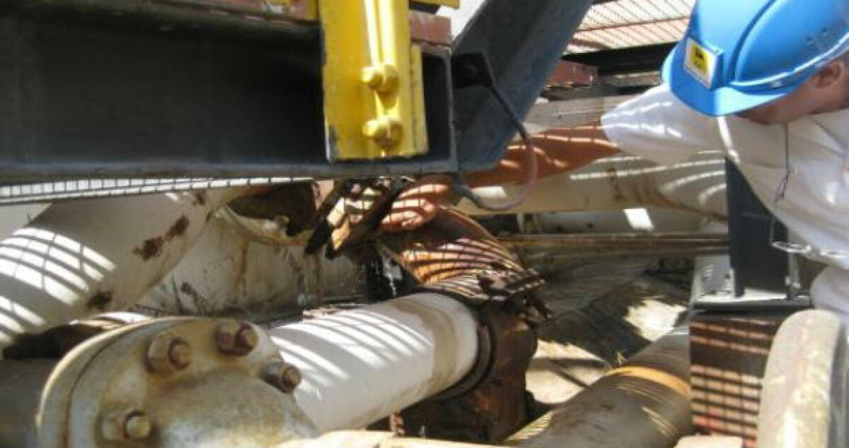 "115 mila litri di benzina sversati da un serbatoio": operatori Eni a processo - 