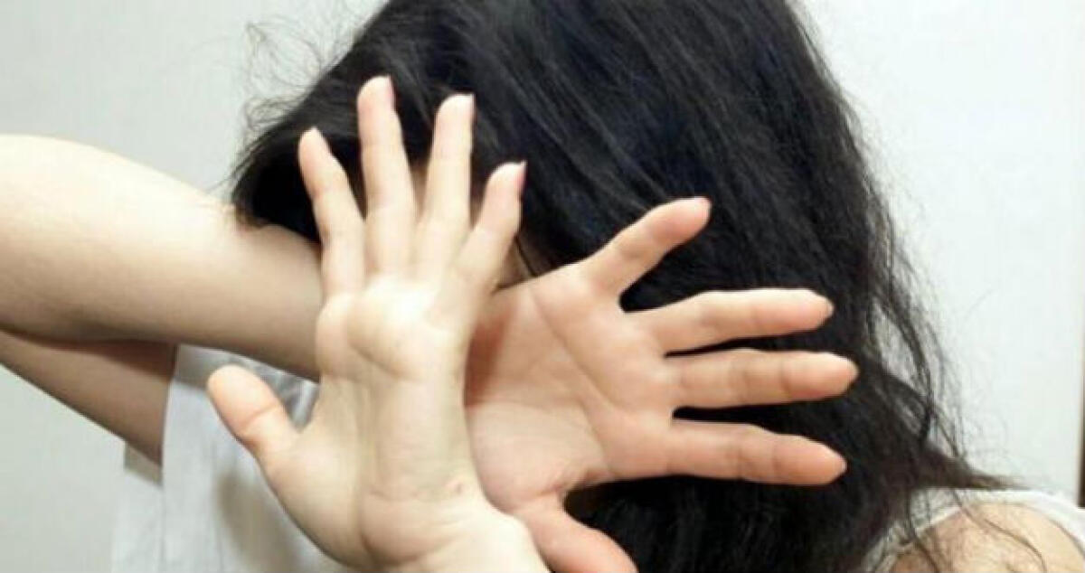 Botte alla moglie anche per comprare la droga: sei anni al marito sotto processo -