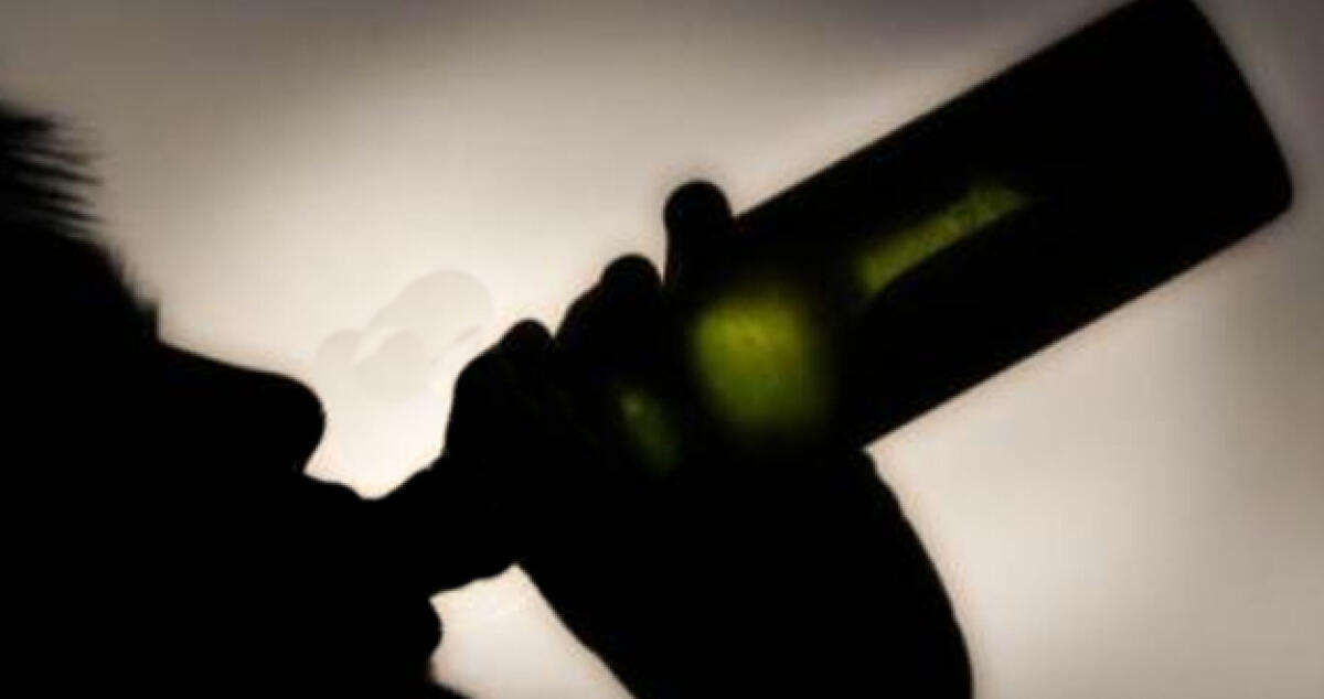 Il metanolo miete un'altra vittima, donna di 42 anni stroncata dall'alcool - 