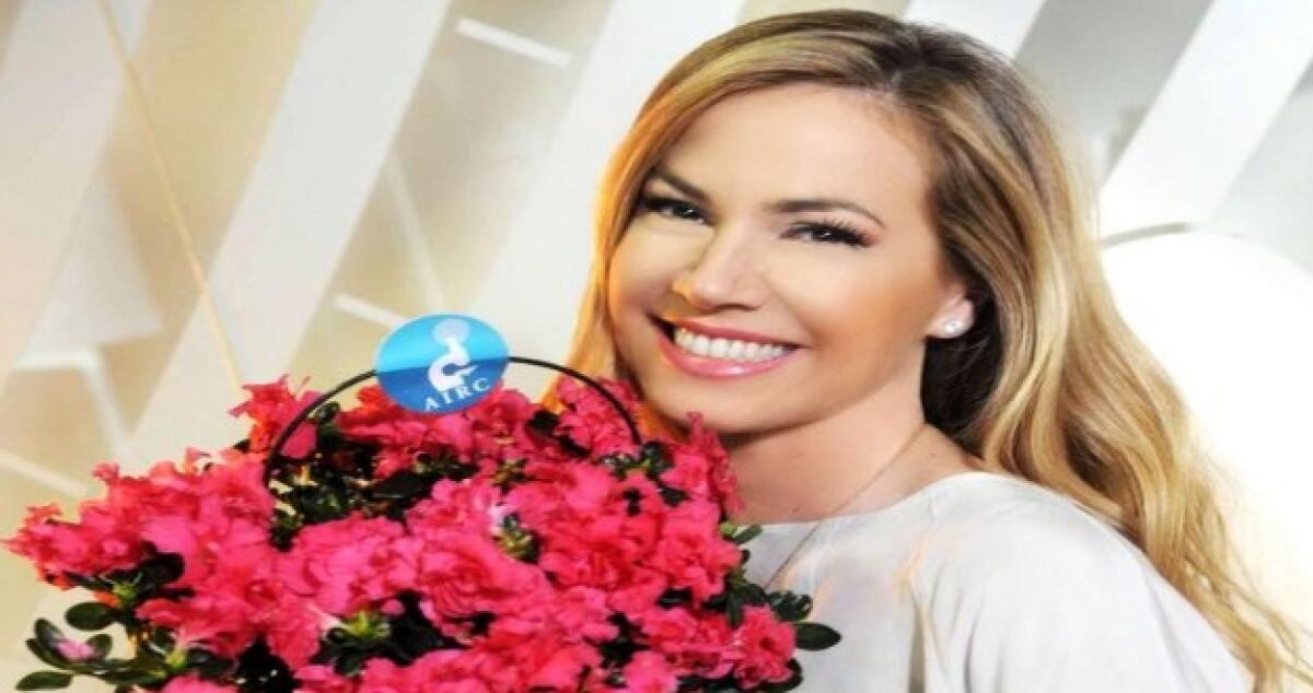 L'azalea della ricerca domenica in piazza Umberto grazie all'Airc - 