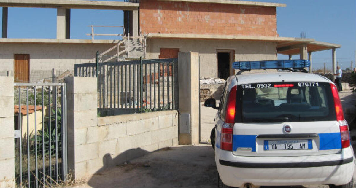Volevano completare un immobile abusivo, multa "salata" da tredicimila euro - 