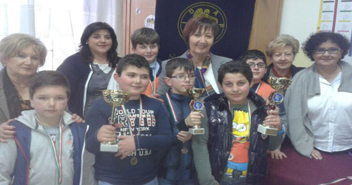 Premiati i vincitori del secondo torneo  di scacchi all' Antonietta Aldisio - 