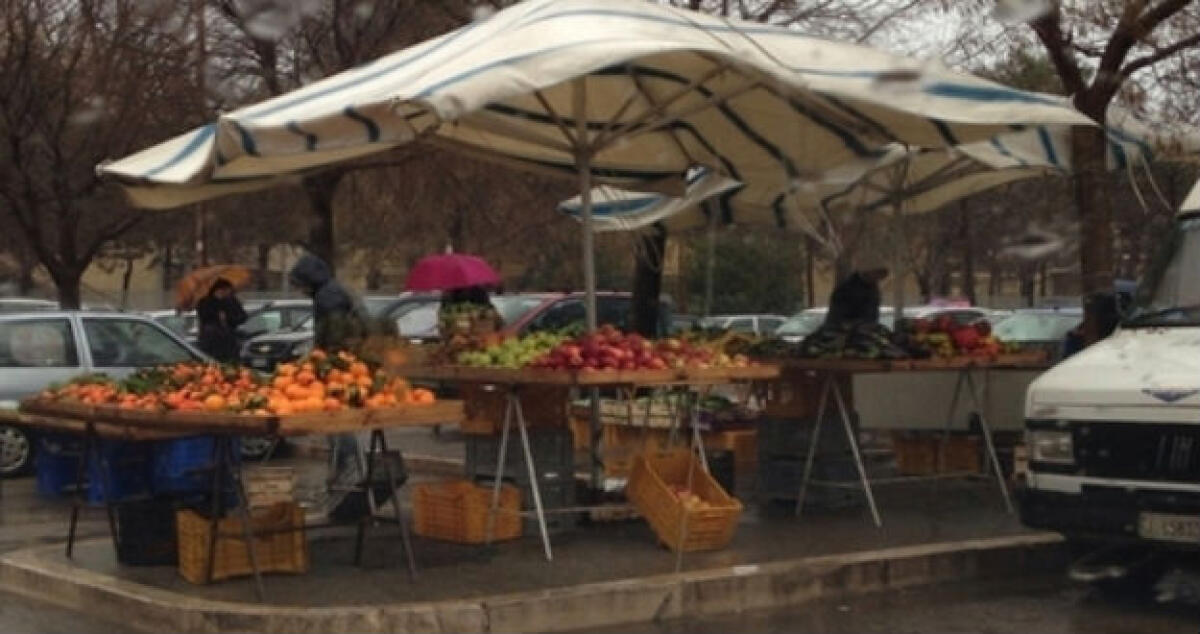 Bancarella abusiva? La proprietaria scoperta dovrà pagare un'ammenda - 