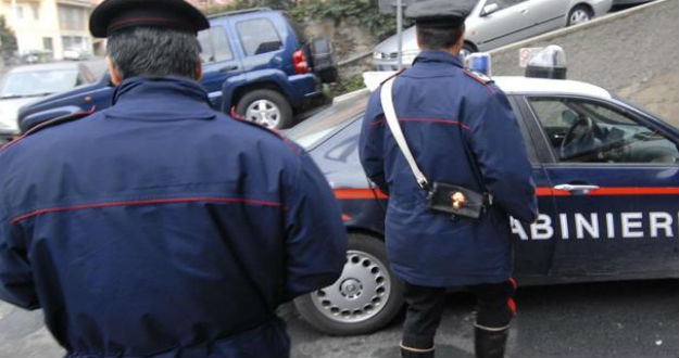 Carabinieri-spalle.jpg