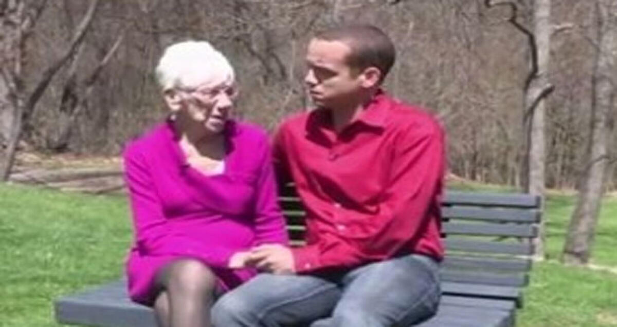 Il ragazzo innamorato di una 91enne: ''Mi piacciono rughe e seni cadenti'' -