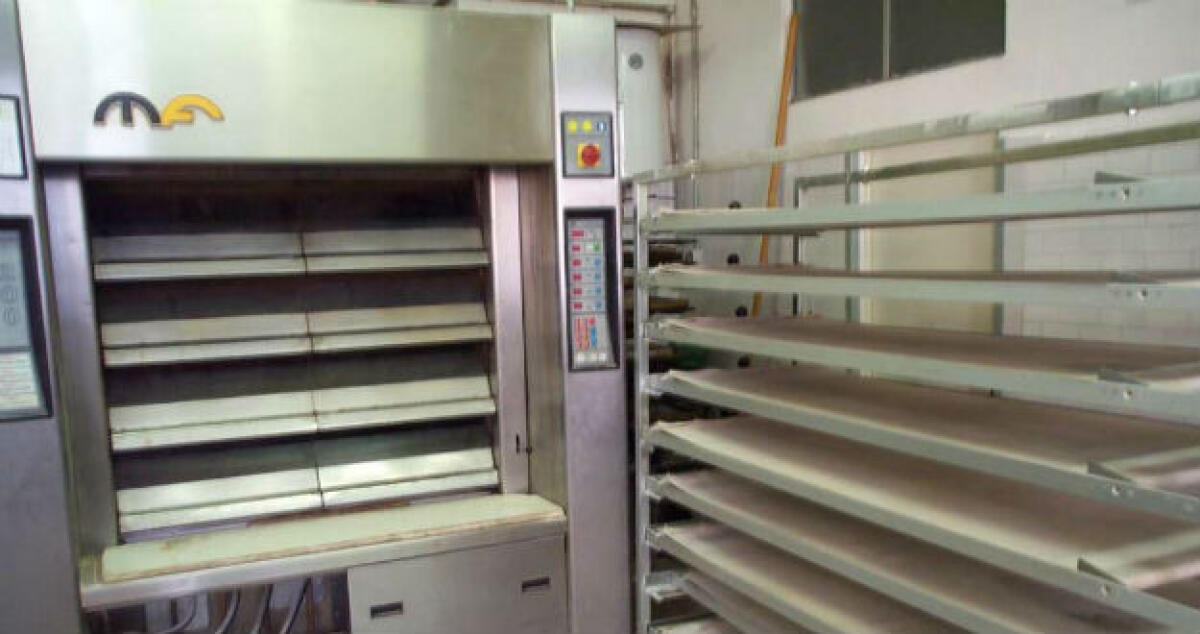 Pane "abusivo", imposte nuove chiusure: controlli effettuati in tutta la città - 