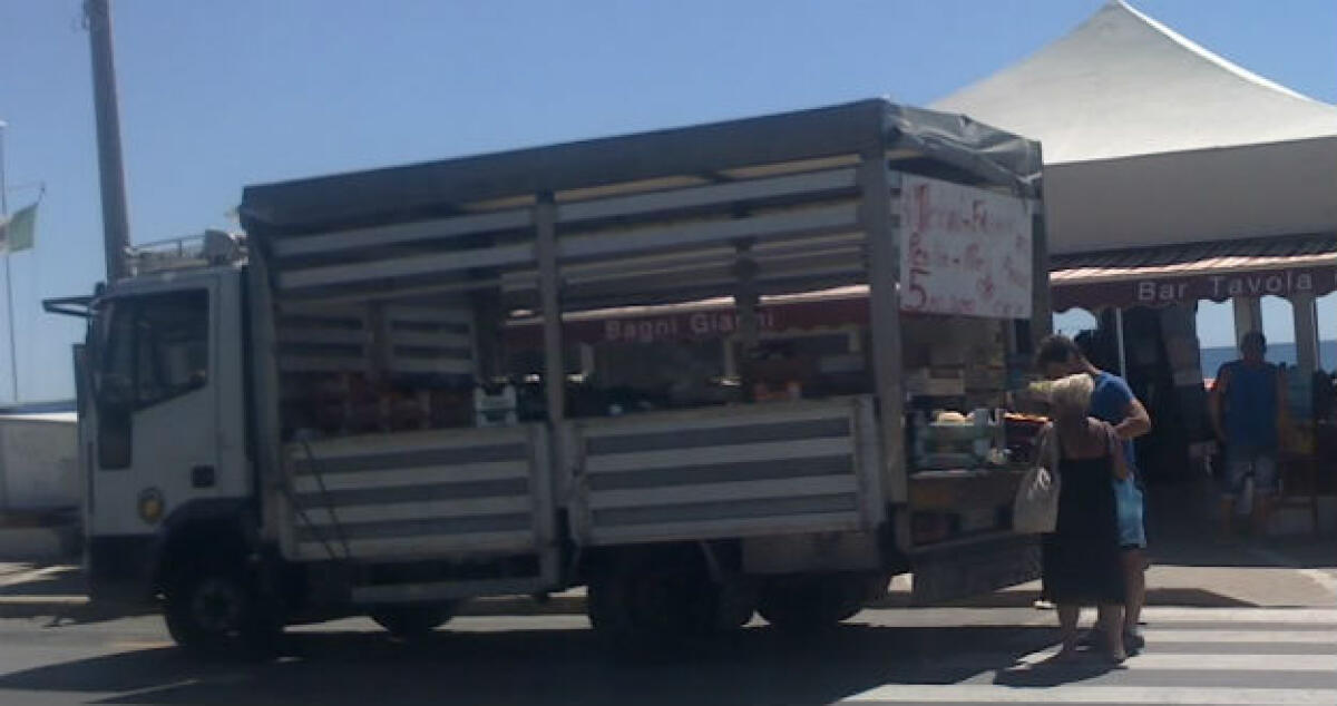 Anche i meloni fanno gola...rubata la merce di un ambulante in via Venezia - 