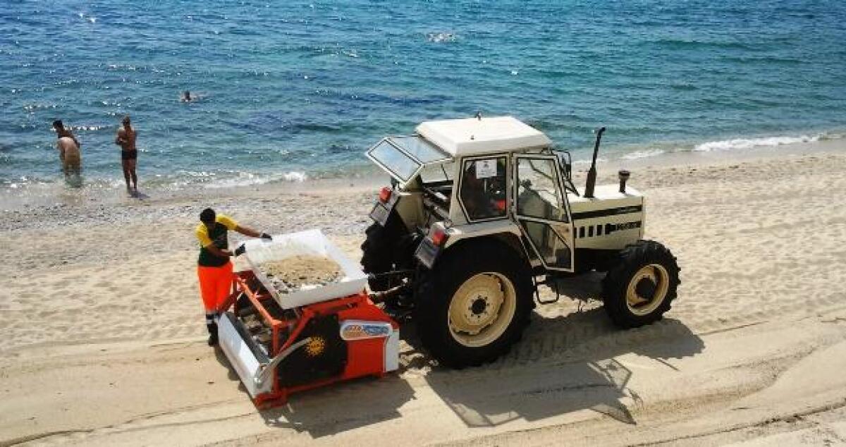 Inizia la pulizia delle spiegge, dal 21 giugno sarà quotidiana - 