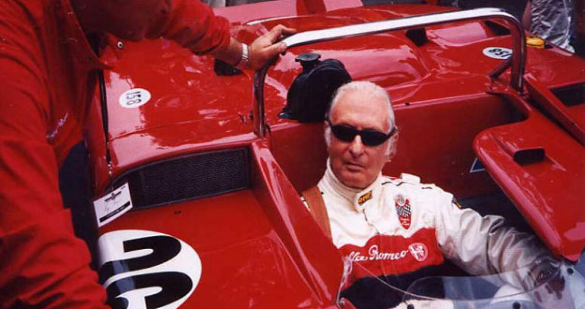 Il leggendario ferrarista Nino Vaccarella a Gela per il nono raduno d'auto d'epoca - 