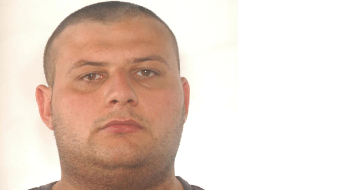 Ruba ventisette euro ad una fioraia, bloccato e arrestato un ventiquattrenne - 