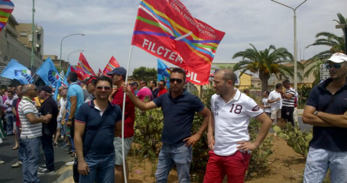"L'Eni va via? Fa un regalo alla mafia": scatta il ventesimo giorno di protesta - 