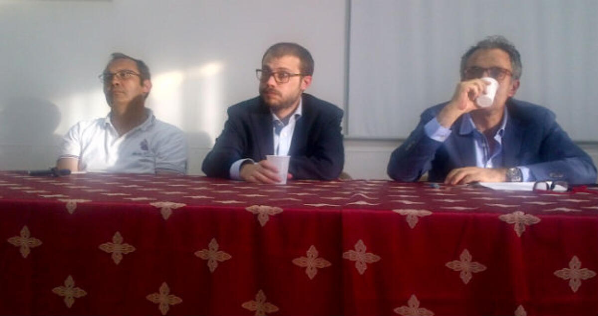 Crisi Eni, Raciti chiama l'azienda e dall'assemblea: "Colpe anche del Pd" - 