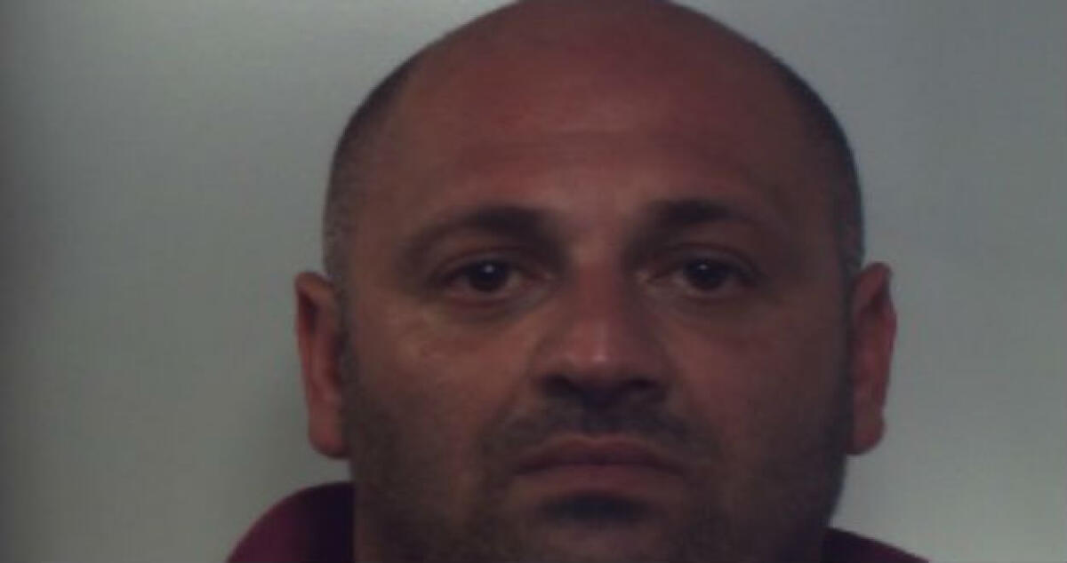 Senza patente e senza assicurazione, Peritore cerca di fuggire e viene arrestato - A Peritore venne sequestrato circa un chilo di hashish