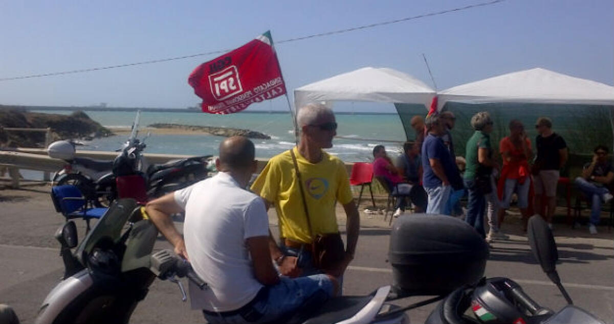 Assunzioni nell'indotto Eni, 90 operai ancora in bilico e l'accordo in prefettura? - 