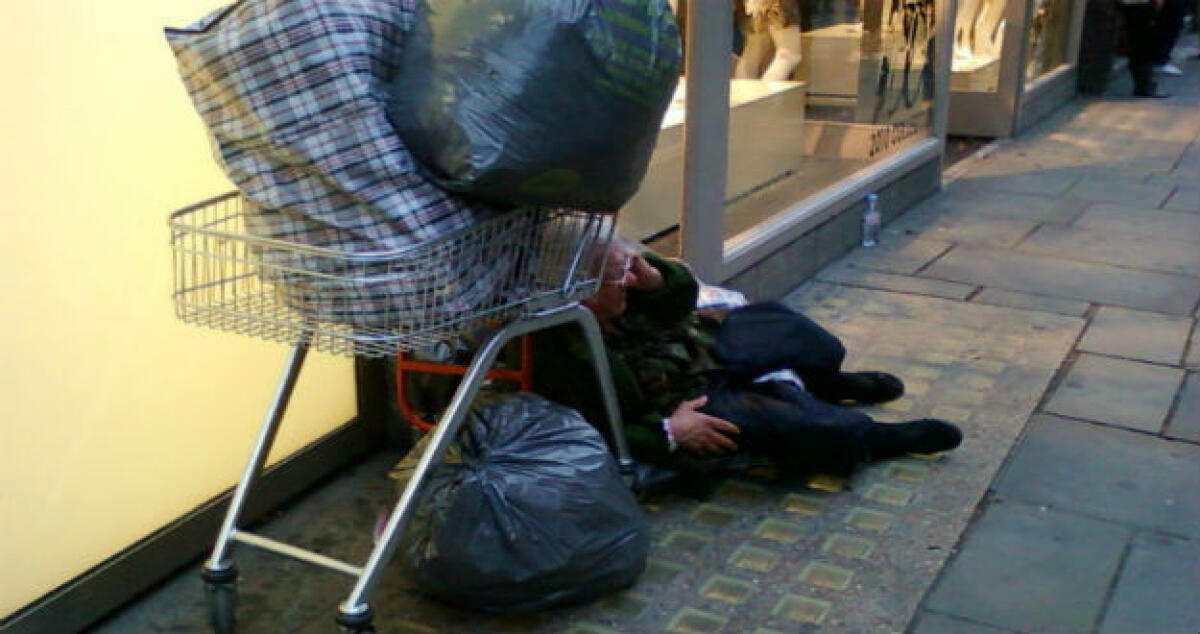 Senza casa ma vivranno in via del Municipio, ecco l'indirizzo che non esiste - 