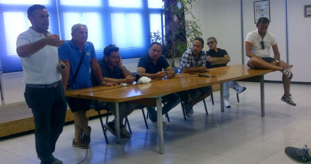 "Risposte o strappiamo le tessere": ok all'accordo, i numeri dell'indotto - 