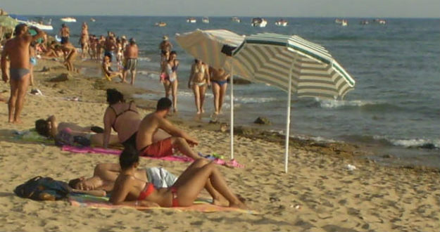 spiaggia-bagnanti.jpg