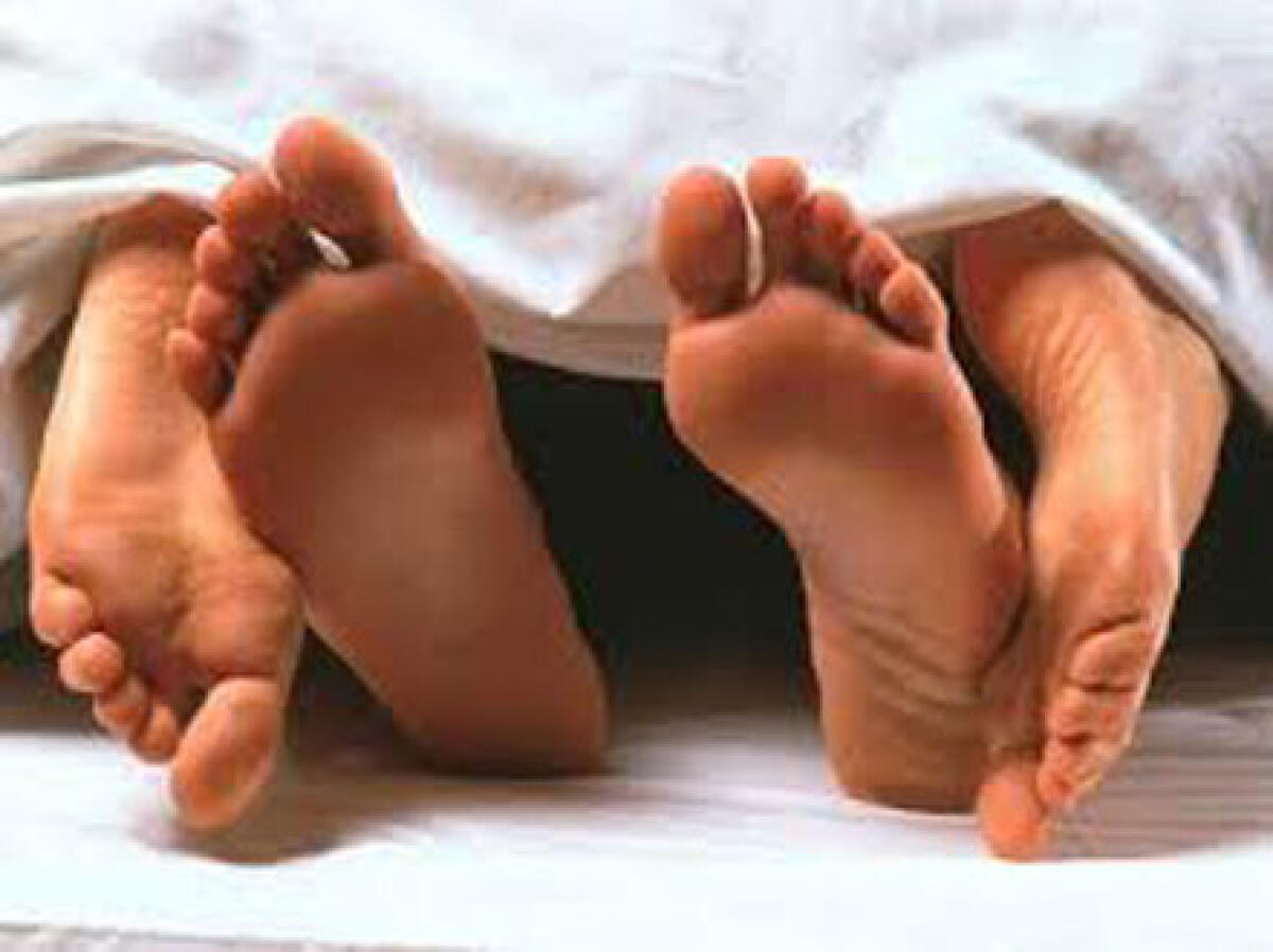 ''Troppo sesso'': il marito ottiene il divorzio dalla moglie. ''Costretto a soddisfare la sua lussuria'' - 