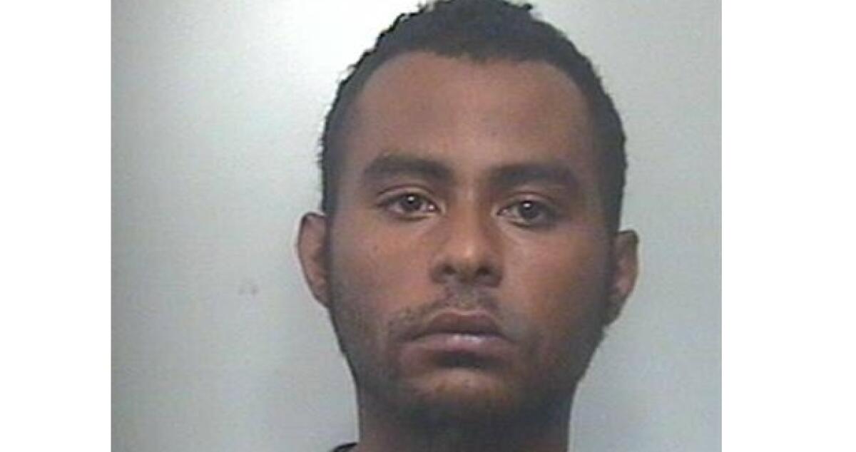 Giocava a calcetto con gli amici anzichè stare ai domiciliari: arrestato un tunisino - 